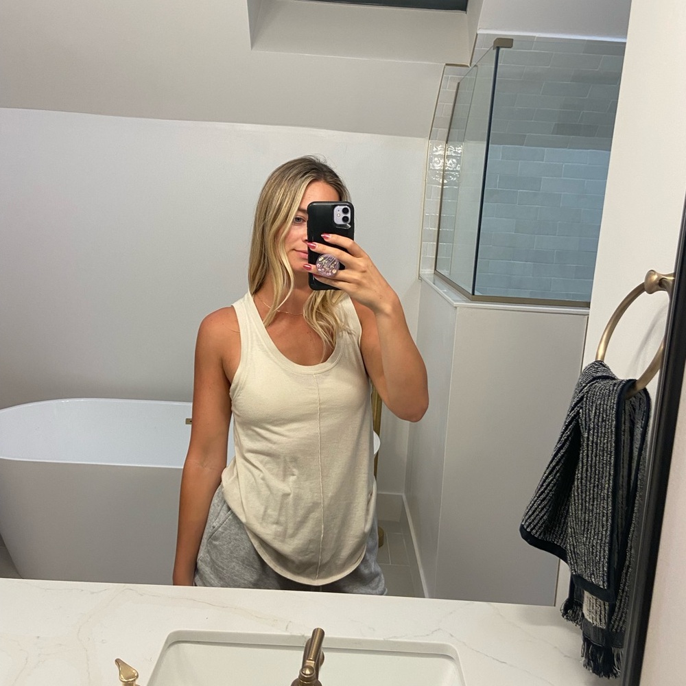 Alo yoga small new moon tank